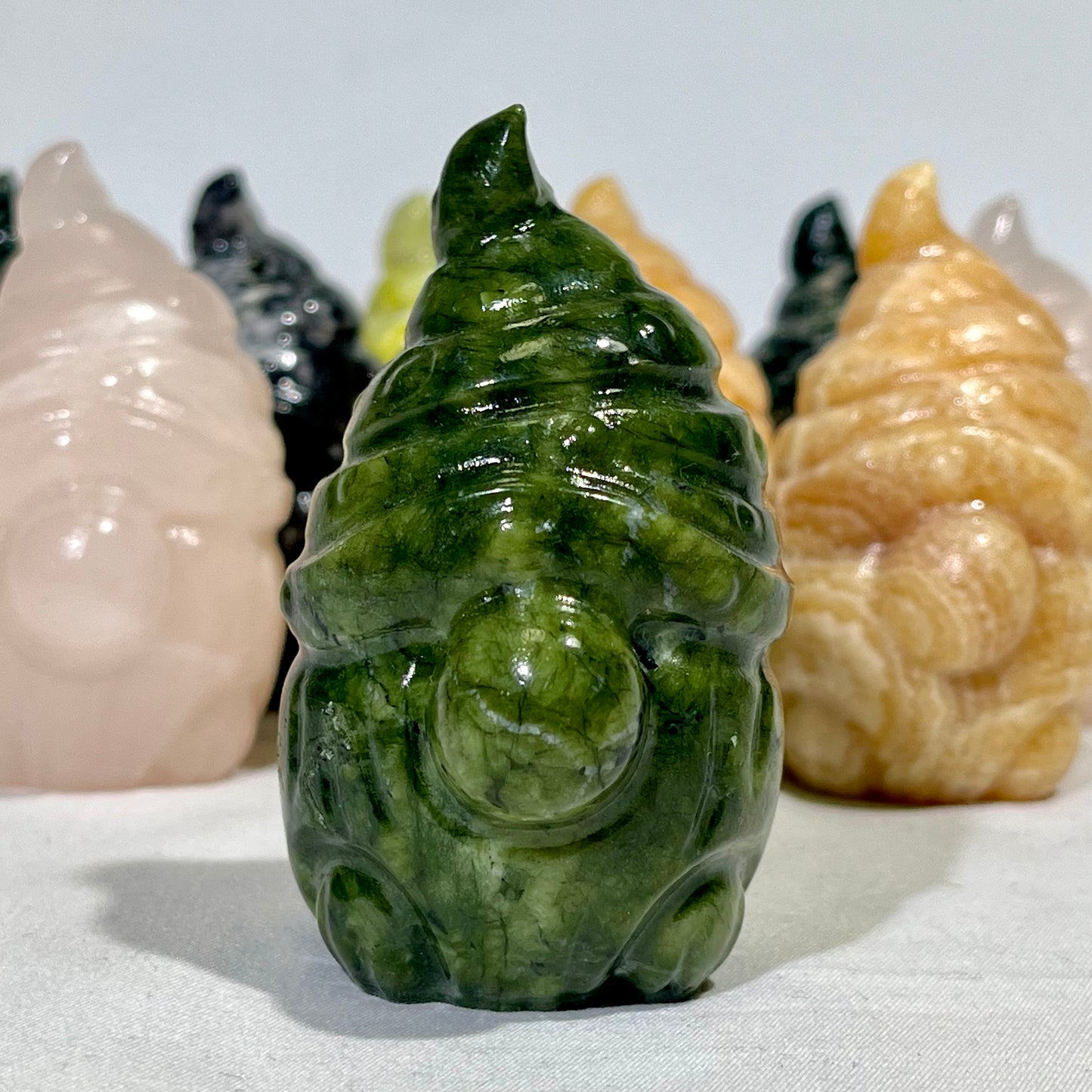 Jade、Calcite、Tourmaline Gnome Carving Wholesale Crystal