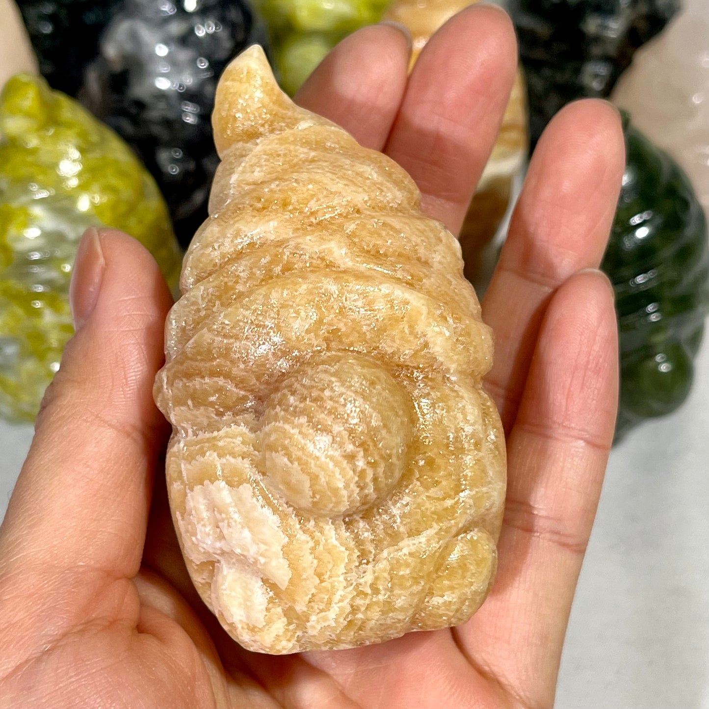 Jade、Calcite、Tourmaline Gnome Carving Wholesale Crystal