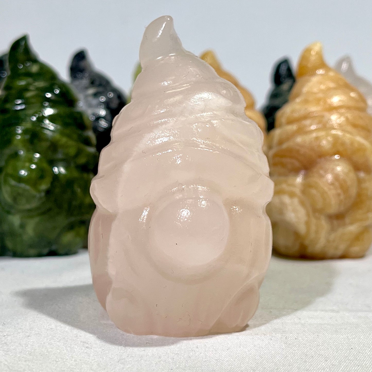 Jade、Calcite、Tourmaline Gnome Carving Wholesale Crystal
