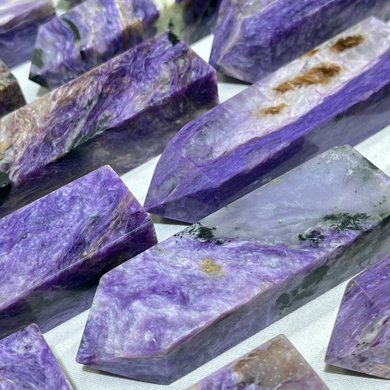 3-3.2' Charoite Point