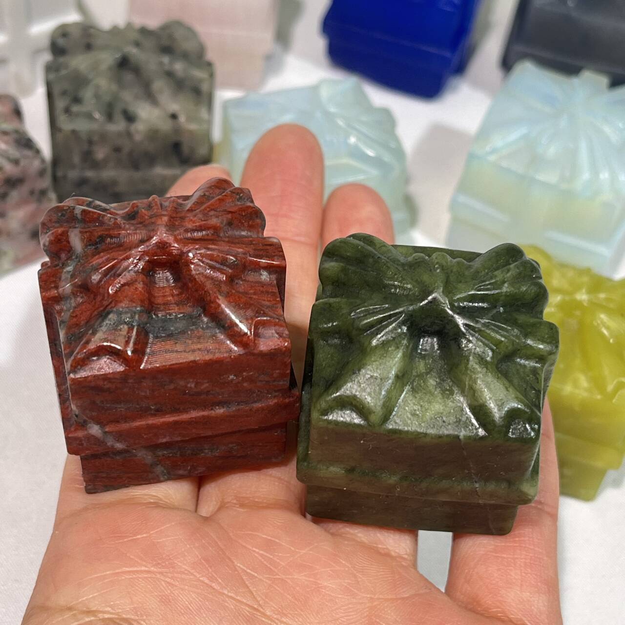 9 Types 2.5' Gift Box Carving Wholesale Crystal