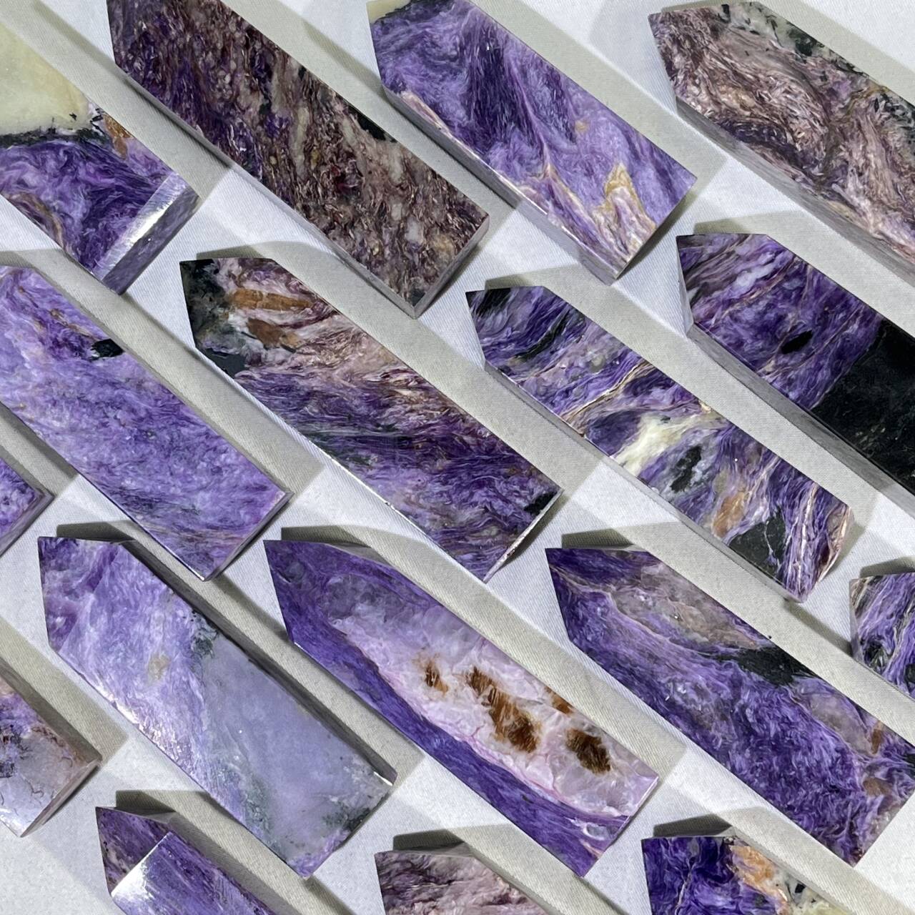 3-3.2' Charoite Point