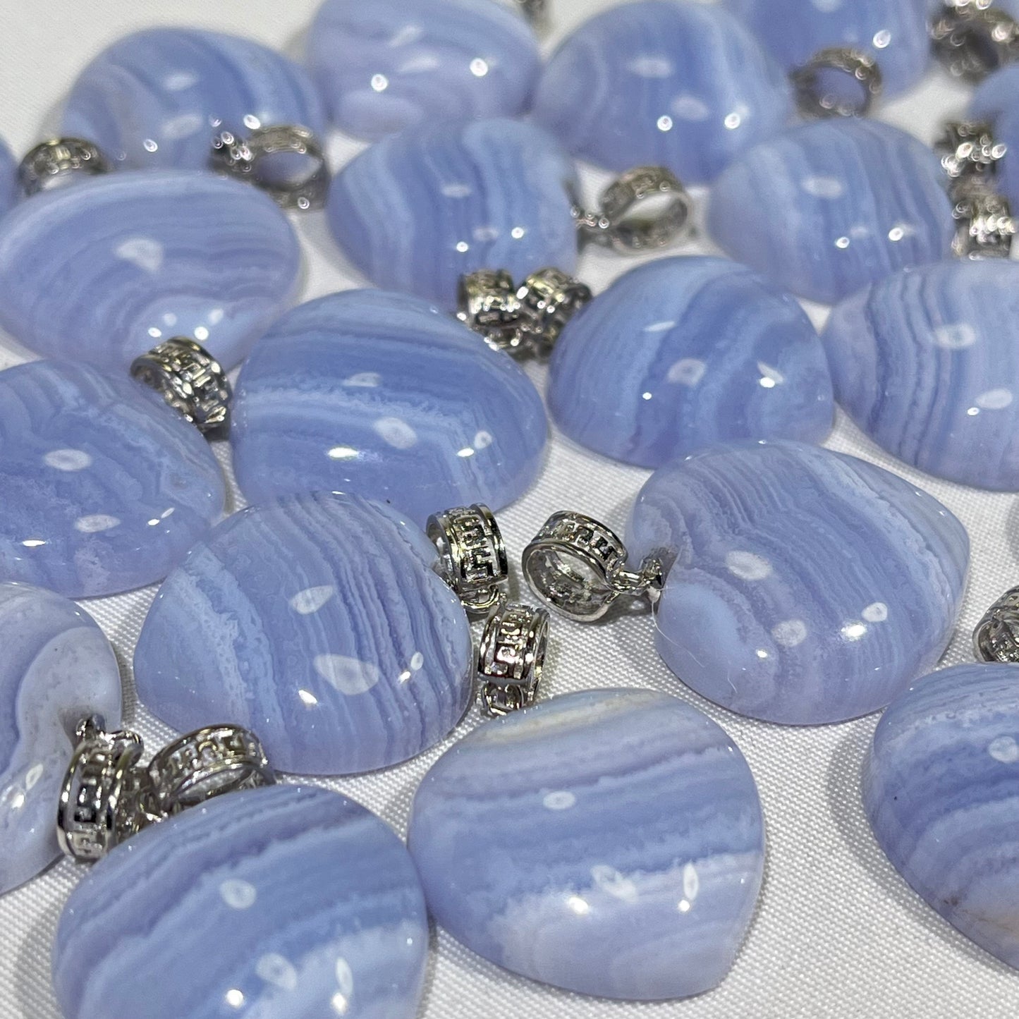 0.8' Blue Lace Agate Heart Pendant